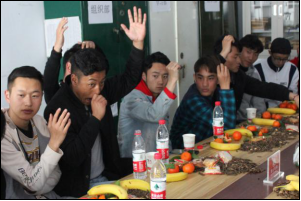 财经学院举行“慰问藏族学生座谈会”